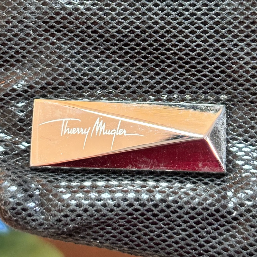 Thierry Mugler travel star clutch or travel bag - Picture 2 of 8